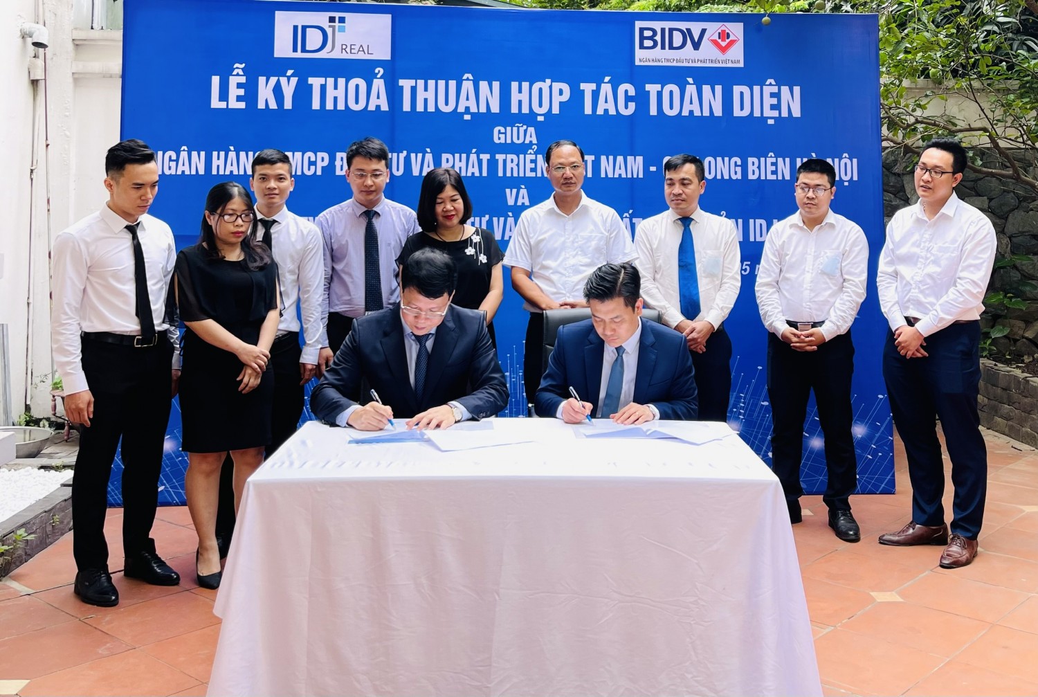 IDJ Real and BIDV sign contract